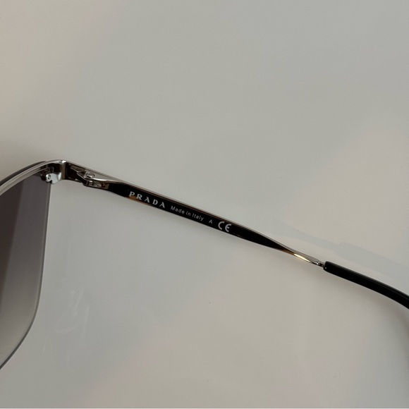 Prada Catwalk SPR 68T polarized black / silver Sunglasses 1BC-500 140 2N, cateye - Picture 11 of 12